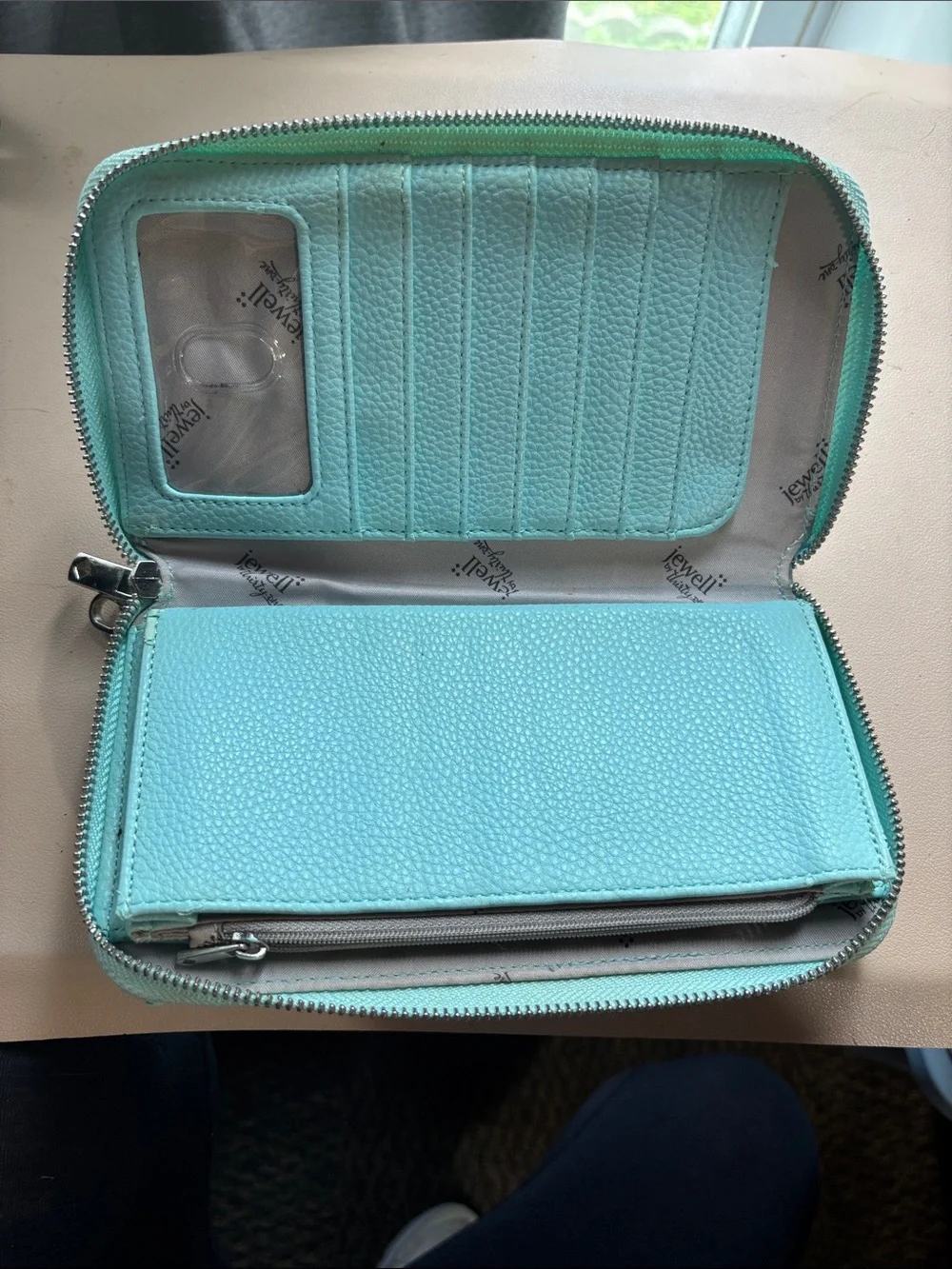 thirty-one Pebbled Zip Wristlet in Mint
